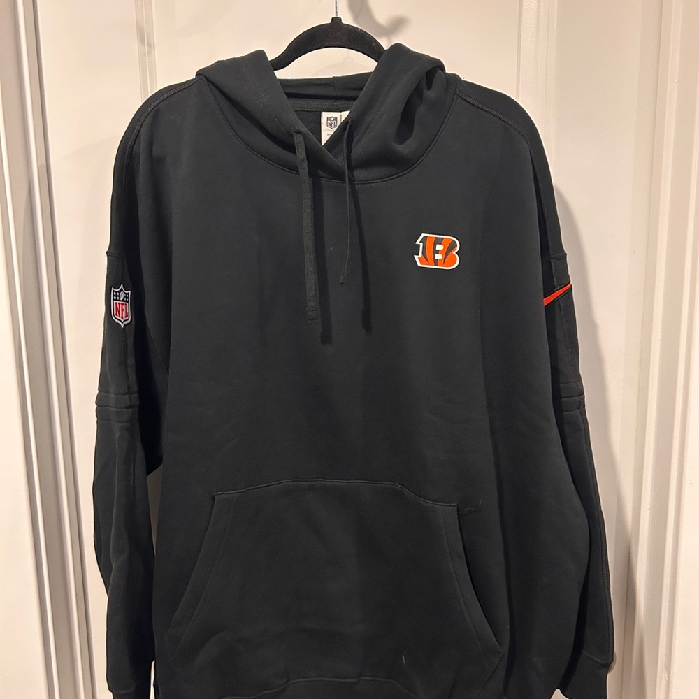 Nike Black and Orange Men's Hoodie